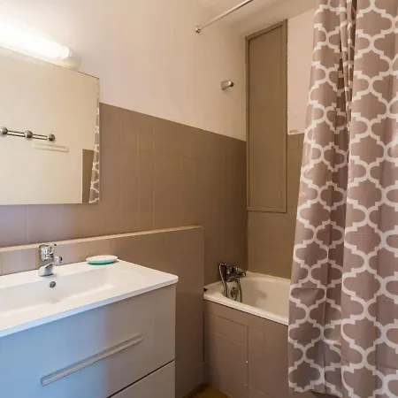 Apartment Studio Moderne 2* Avec Balcon, Parking, Wi-fi - Quartier Larochefoucauld A - Fr-1-3-487 Biarritz