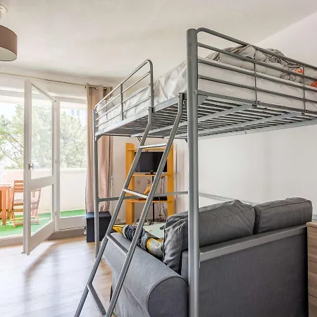 Studio Moderne 2* Avec Balcon, Parking, Wi-fi - Quartier Larochefoucauld A - Fr-1-3-487 *