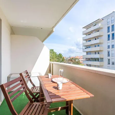Studio Moderne 2* Avec Balcon, Parking, Wi-fi - Quartier Larochefoucauld A - Fr-1-3-487