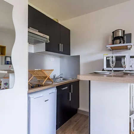 Studio Moderne 2* Avec Balcon, Parking, Wi-fi - Quartier Larochefoucauld A - Fr-1-3-487